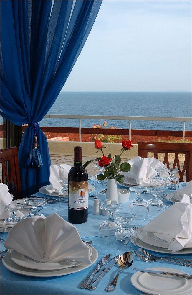 Hotel Nissaki Beach Nisaki  레스토랑 사진
