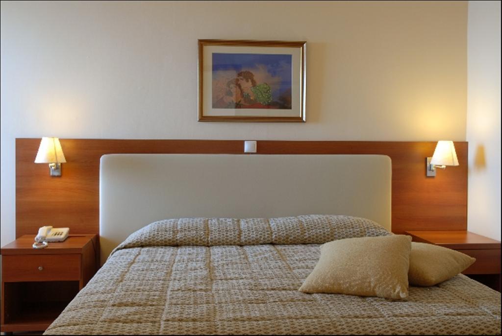 Hotel Nissaki Beach Nisaki  객실 사진